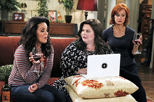 mike molly katy mixon third dvd complete season review stuffwelike melissa kurtz mccarthy visit swoosie